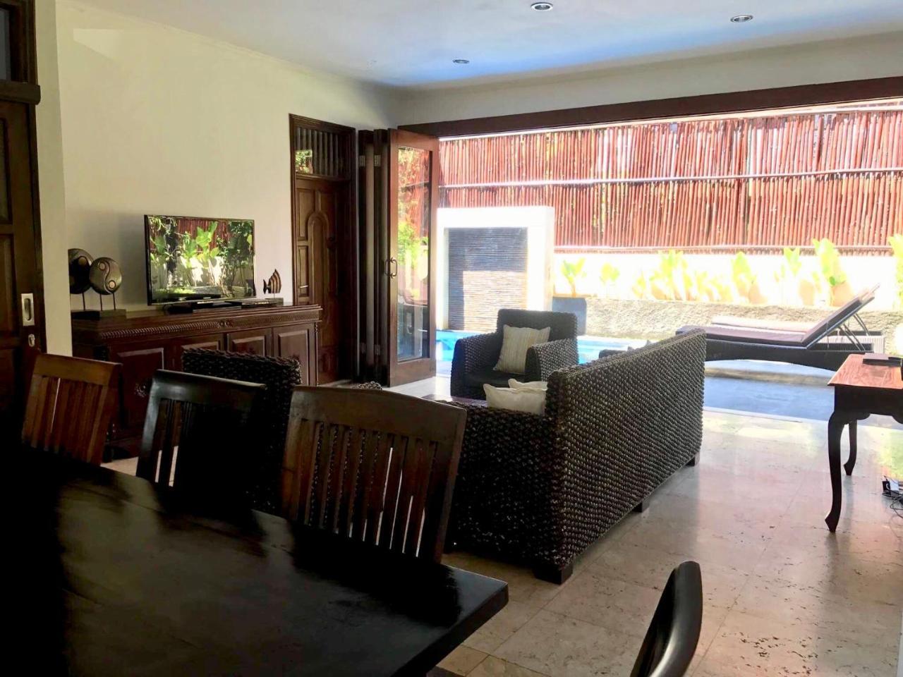 Kuta Holiday Villas Bagian luar foto