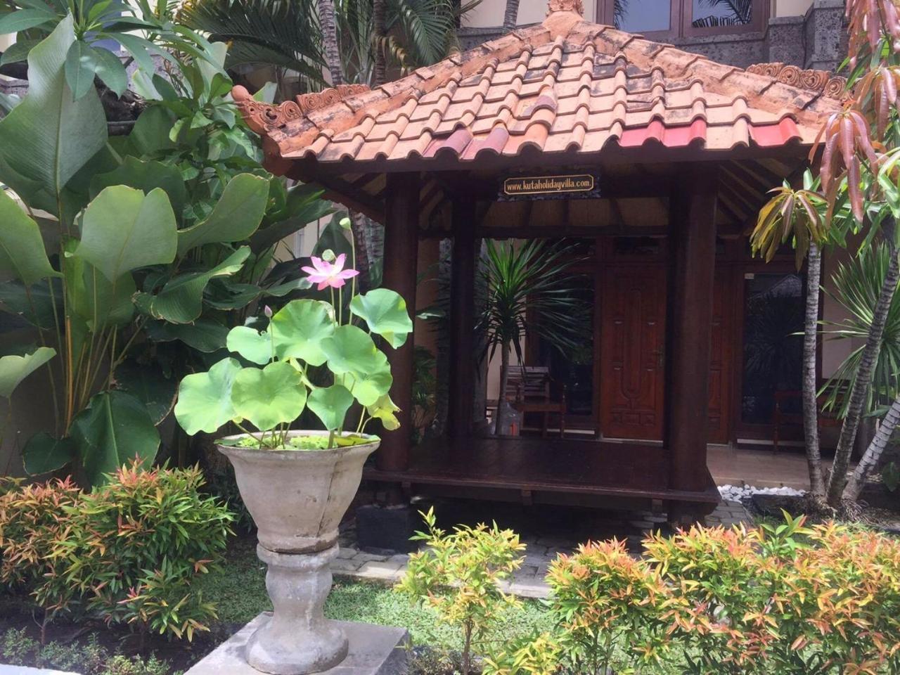 Kuta Holiday Villas Bagian luar foto